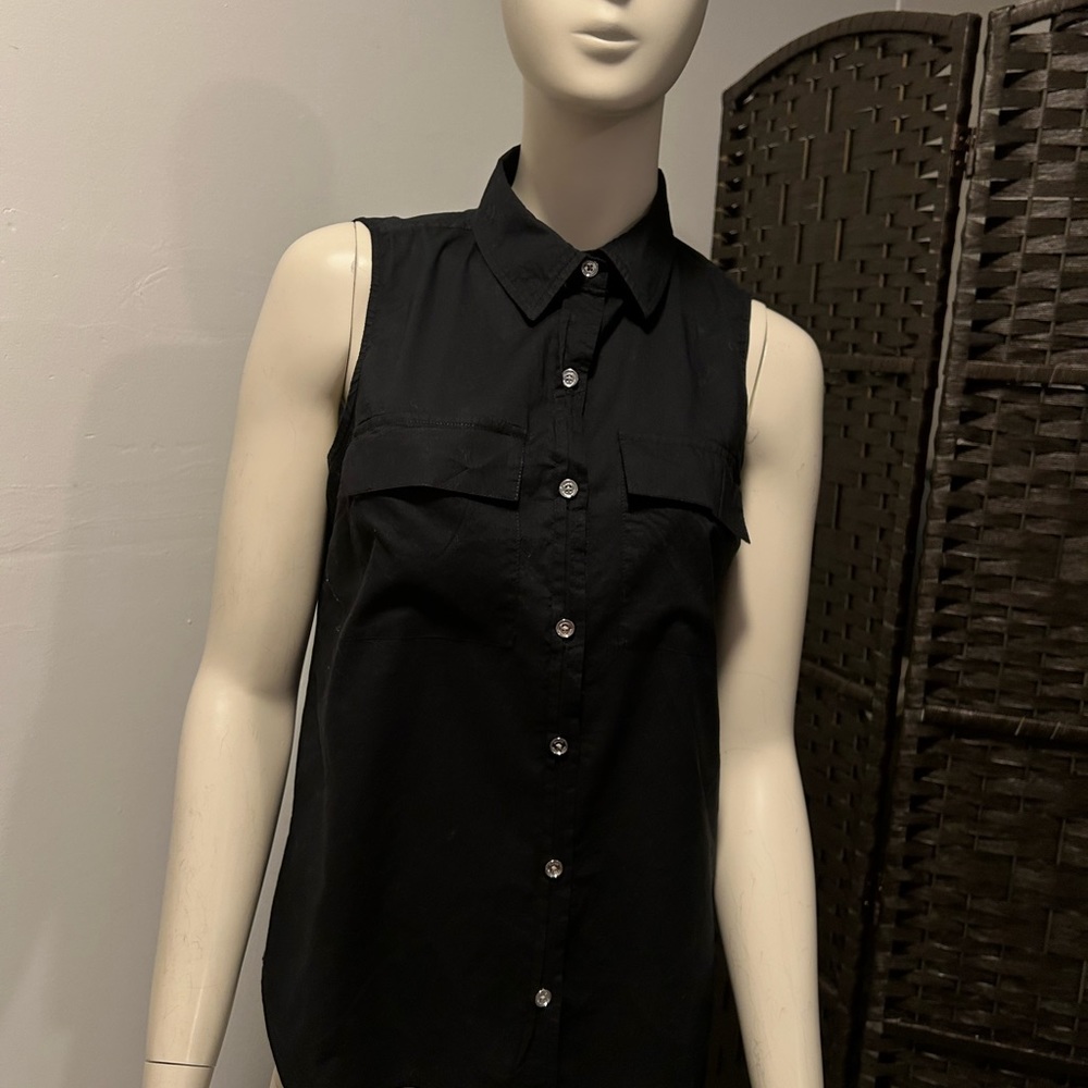 Michael Kors black sleeveless signature silver button up 100% cotton top